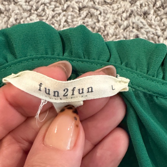 Fun2Fun Green Ruffle Sleeve Women's Top - Picture 4 of 4